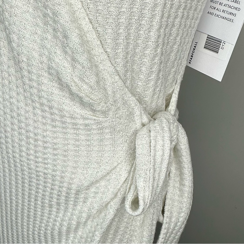 NWT JUSTFAB Sleeveless Wrap Cocktail Dress White / Silver Metallic Size Medium - Picture 9 of 11
